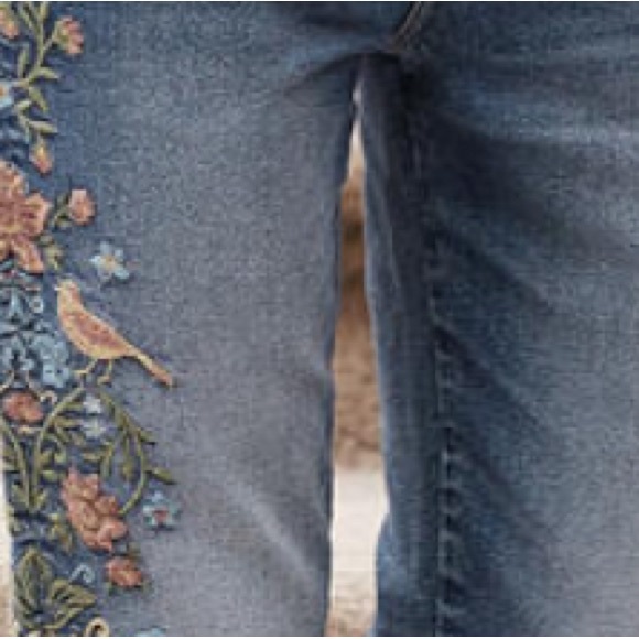 Driftwood Audrey Bird Vale Embroidered Jeans. New with tags. - Picture 5 of 6